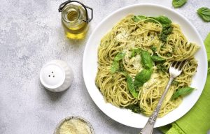 Spaghetti with basil pesto img